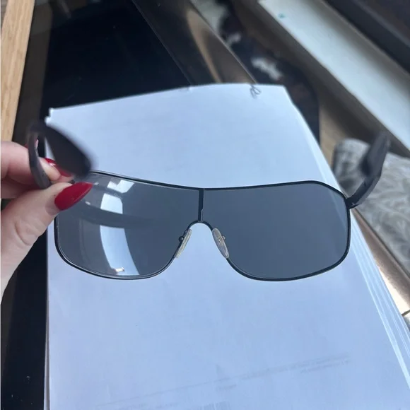 Stylish Black Prada Shield Sunglasses SPS53V1BO5S0 Linea Rosa